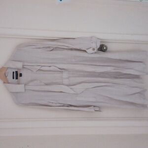 Like New Tahari Size Large lightweight beige Coat